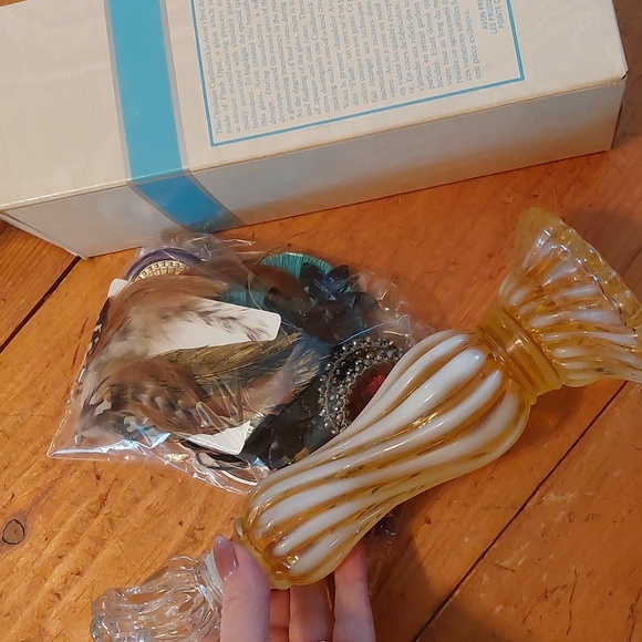 Lot 9 Pair Statement Earrings Feather Tassel Hoops Vintage Avon Perfume - Picture 10 of 12